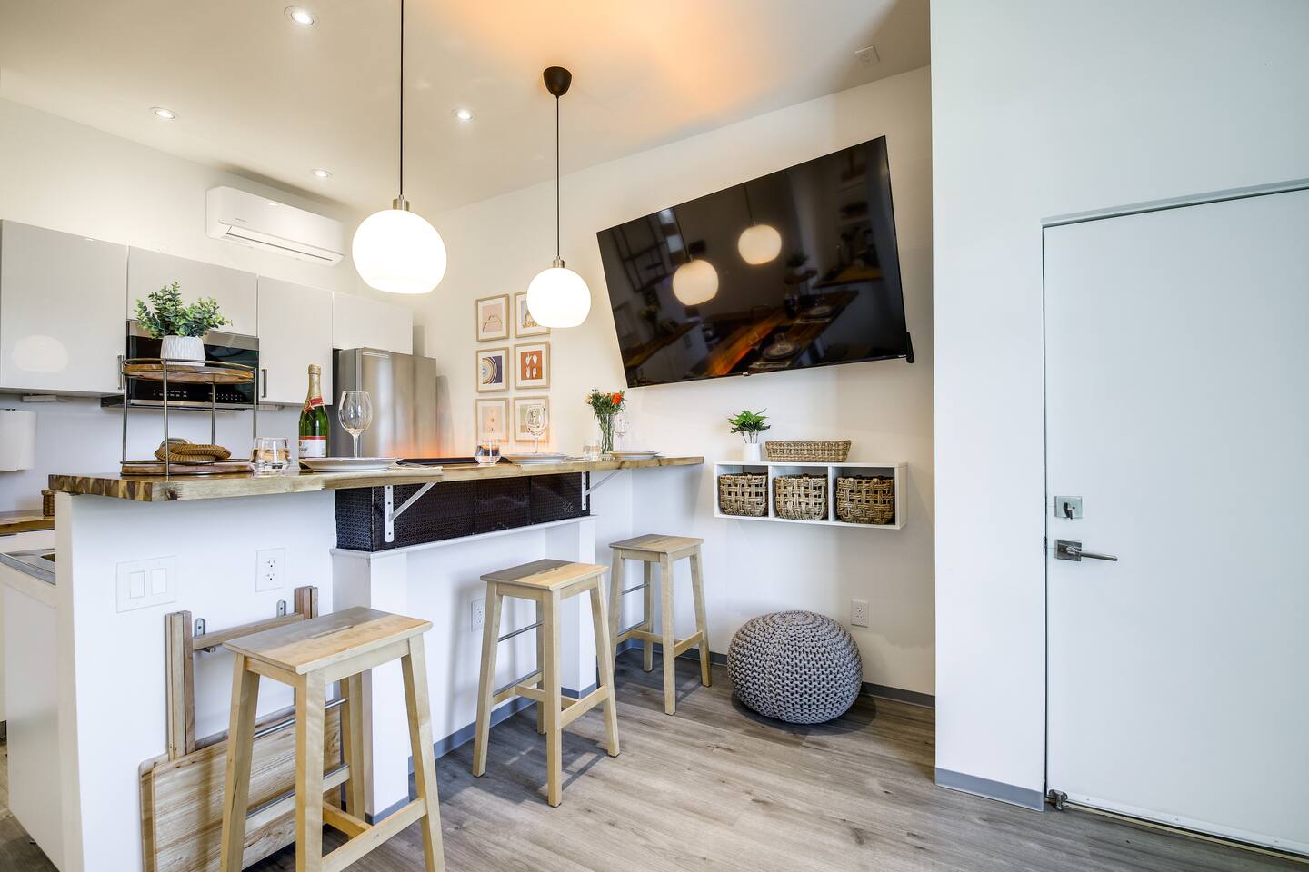 Barndo 2A · South one-bedroom at Cedar Pond Farms — one-bedroom barndominium suite lodging on the farm, with the Highland herd a short walk away.