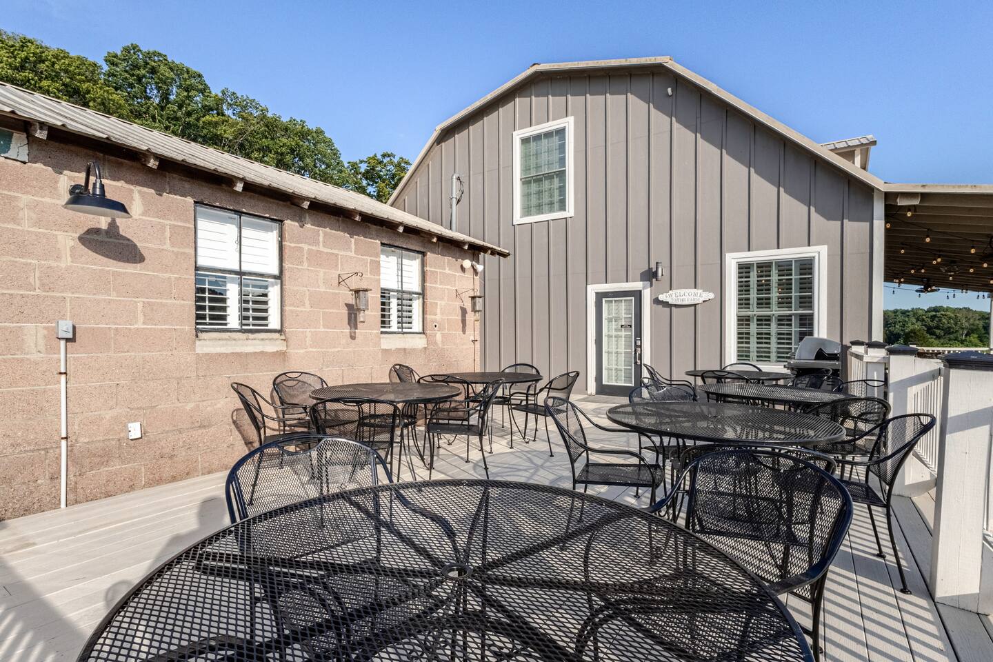A look around Milkbarn Farm Stay, one of the converted Milkbarn farmhouse stays guests book for a farm weekend in the Tennessee foothills near the Smokies.